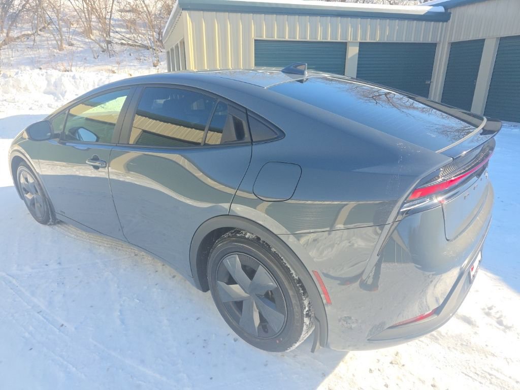 Used 2024 Toyota Prius LE image 3