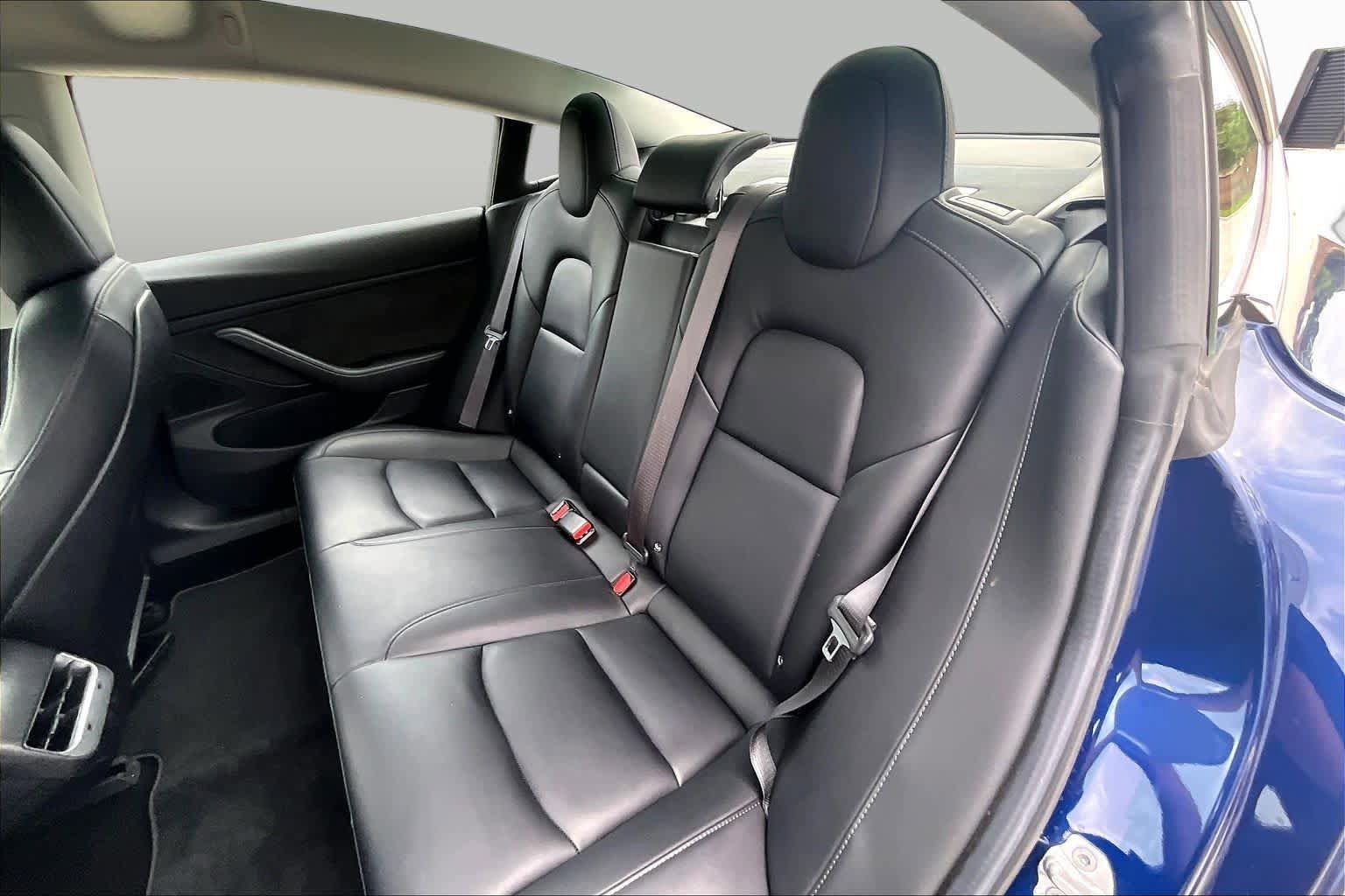 Used 2018 Tesla Model 3 Long Range RWD image 16