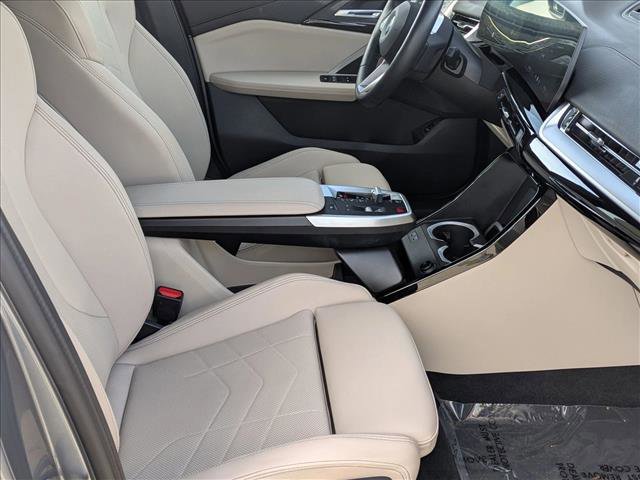 Used 2025 BMW X2 xDrive28i w/ Premium Package image 21