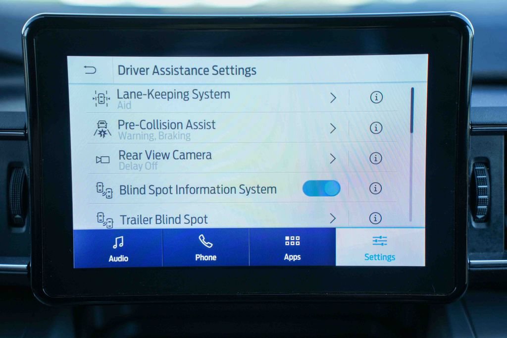 Used 2023 Ford Explorer XLT w/ Equipment Group 202A AWD/4WD image 41