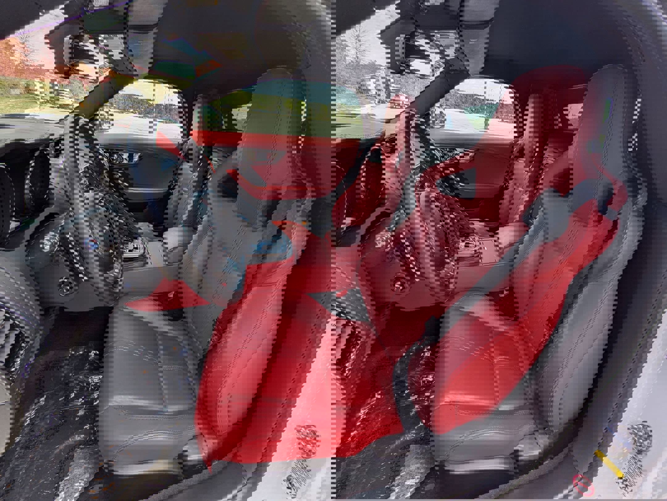 Used 2017 Jaguar F-TYPE R image 19