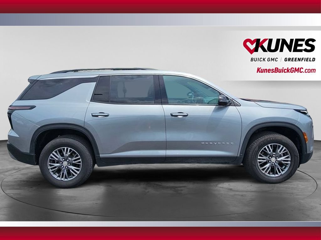 Used 2024 Chevrolet Traverse LT AWD/4WD image 4