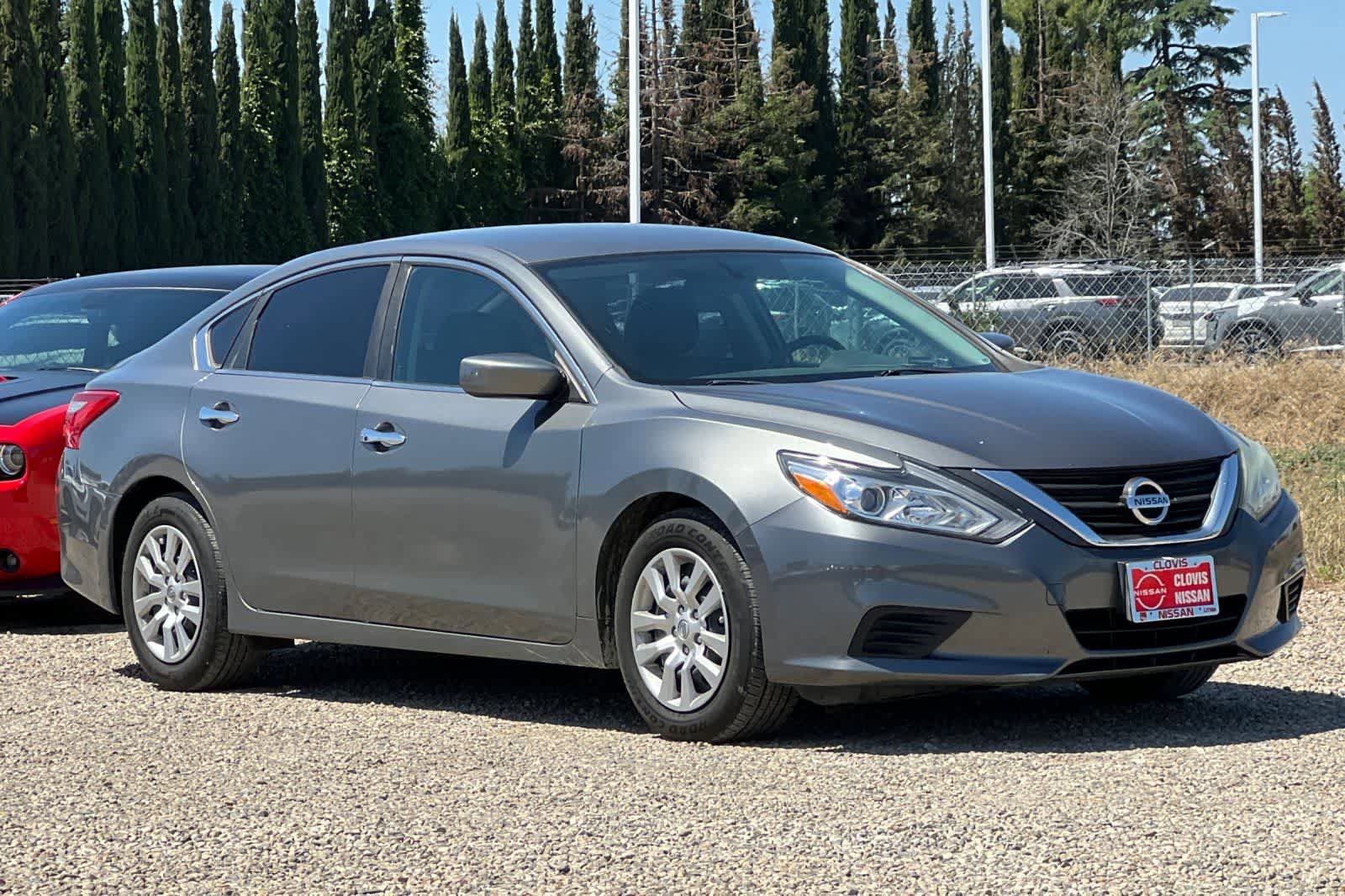 Used 2016 Nissan Altima 2.5 S w/ Power Driver Seat Package FWD image 10