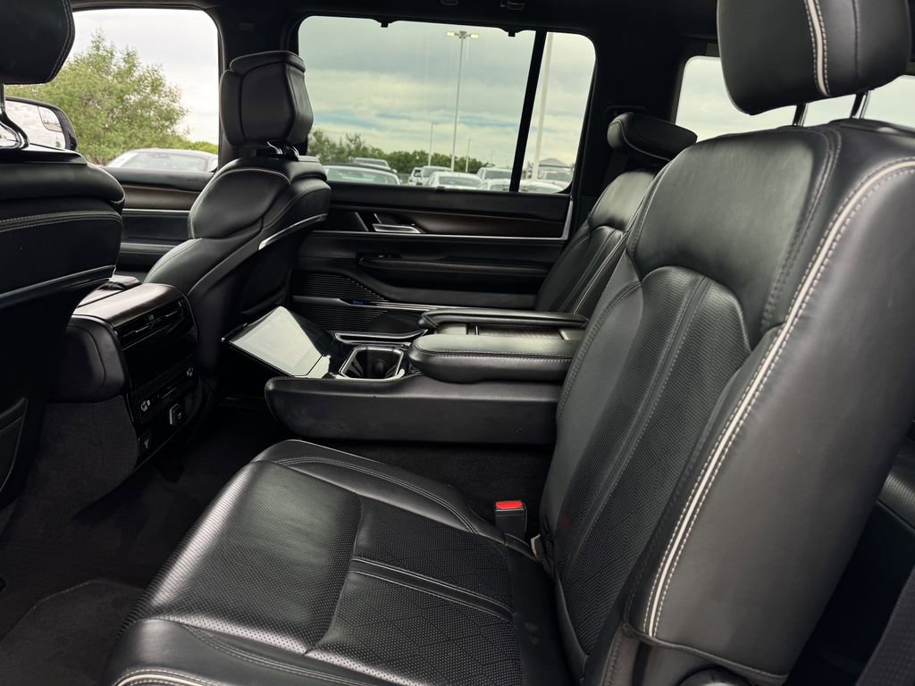 Used 2023 Jeep Grand Wagoneer Series II AWD/4WD image 29