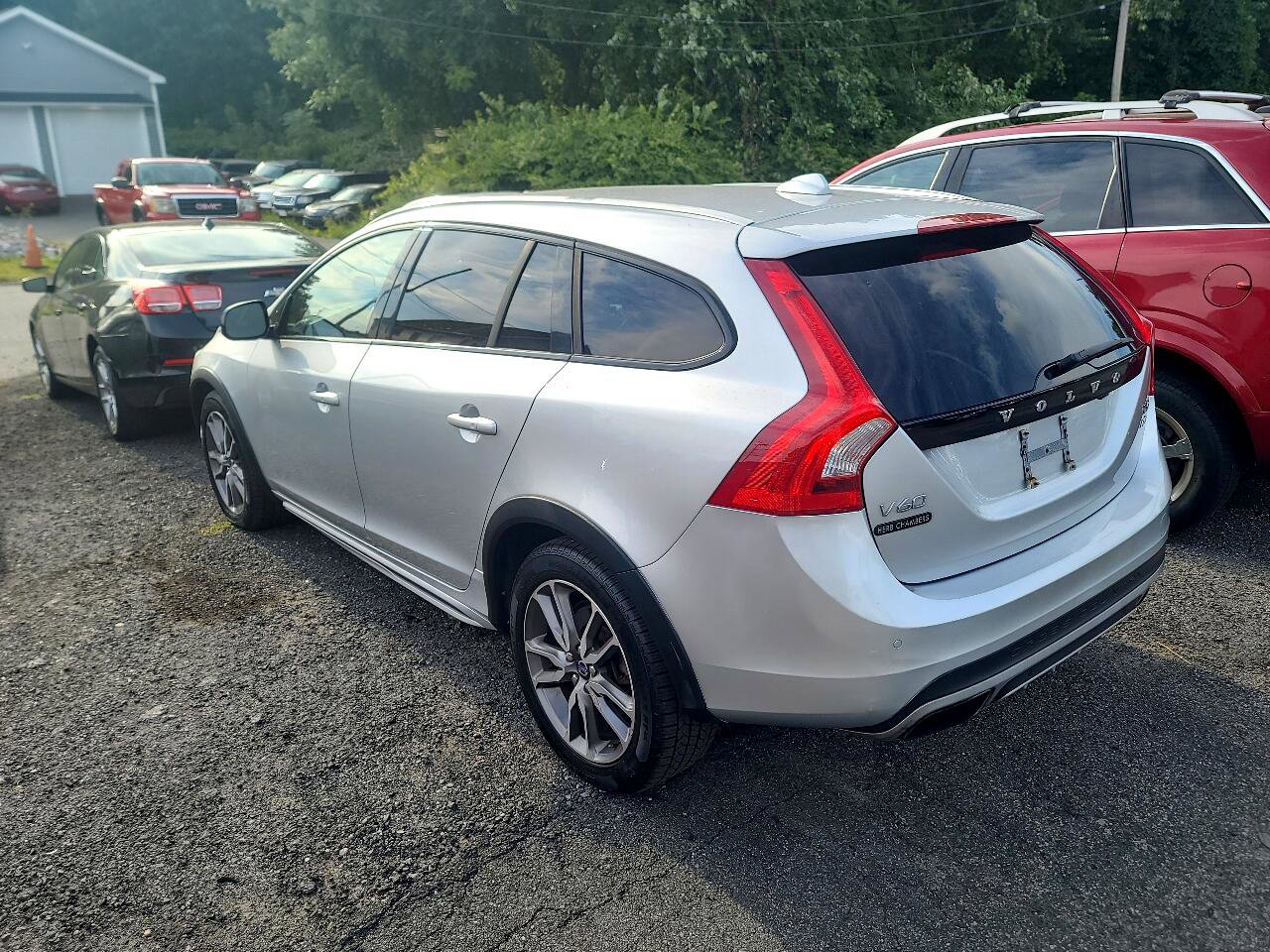 Used 2016 Volvo V60 T5 Cross Country w/ Climate Package image 4