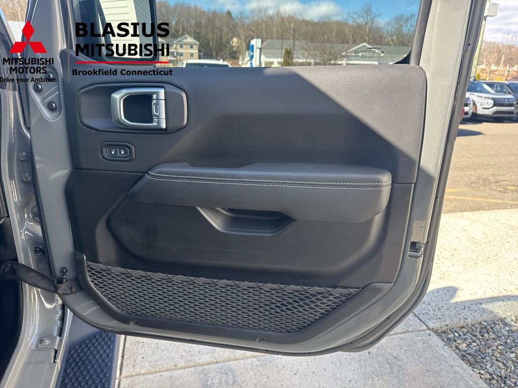 Used 2023 Jeep Wrangler Unlimited Sahara image 44