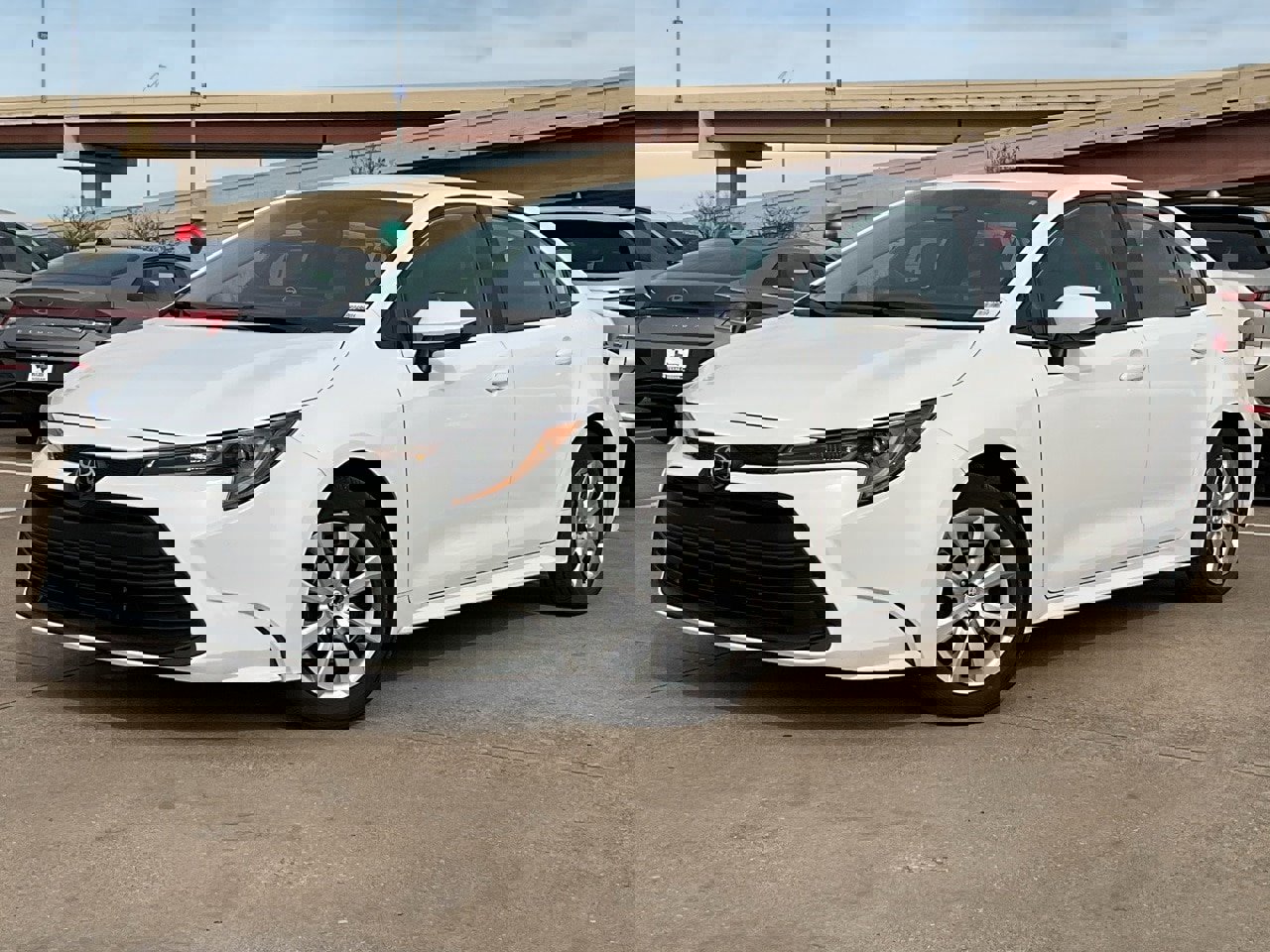 Used 2025 Toyota Corolla LE image 2