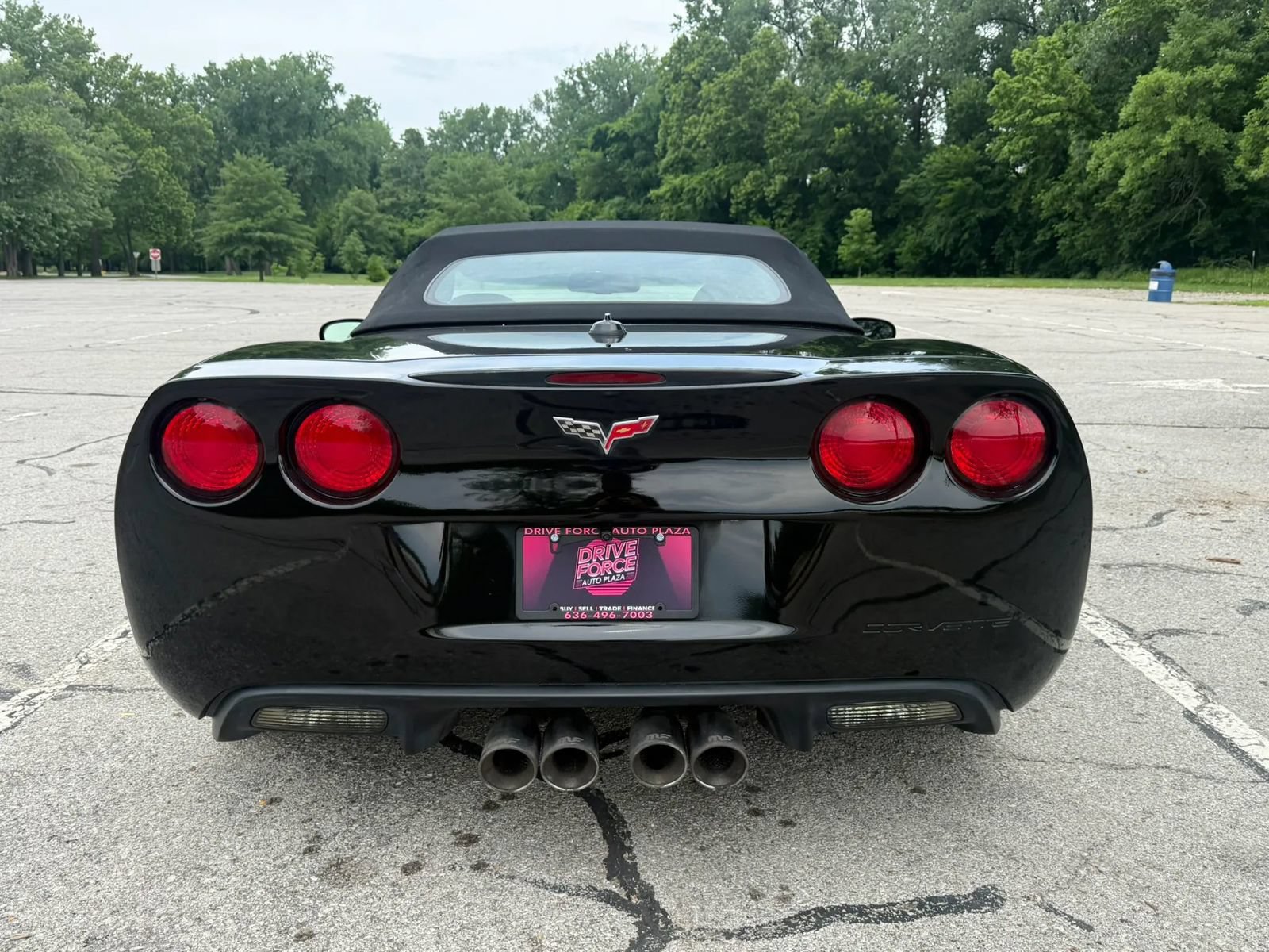 Used 2005 Chevrolet Corvette Convertible w/ Preferred Equipment Group RWD image 6
