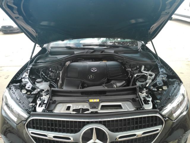 Used 2024 Mercedes-Benz GLC 300 image 49