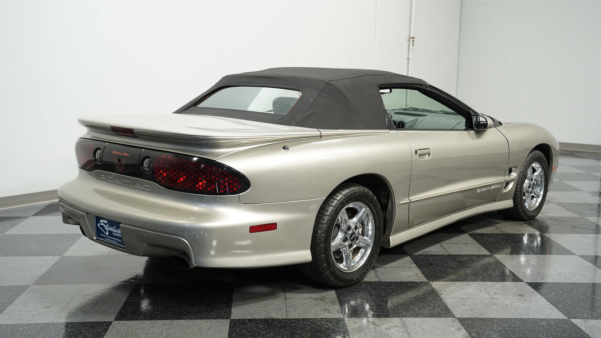 Used 1999 Pontiac Firebird Trans Am image 11