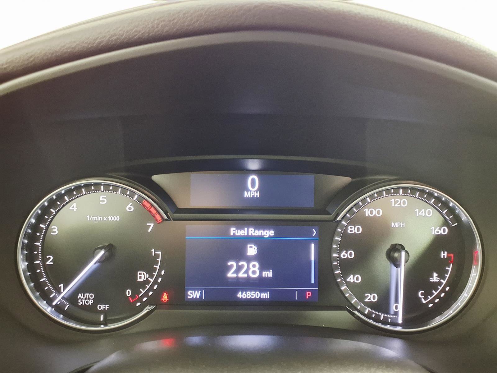 Used 2021 Cadillac XT4 Premium Luxury FWD image 25