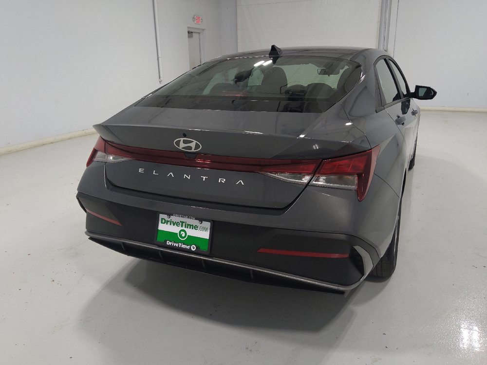 Used 2025 Hyundai Elantra SE FWD image 7
