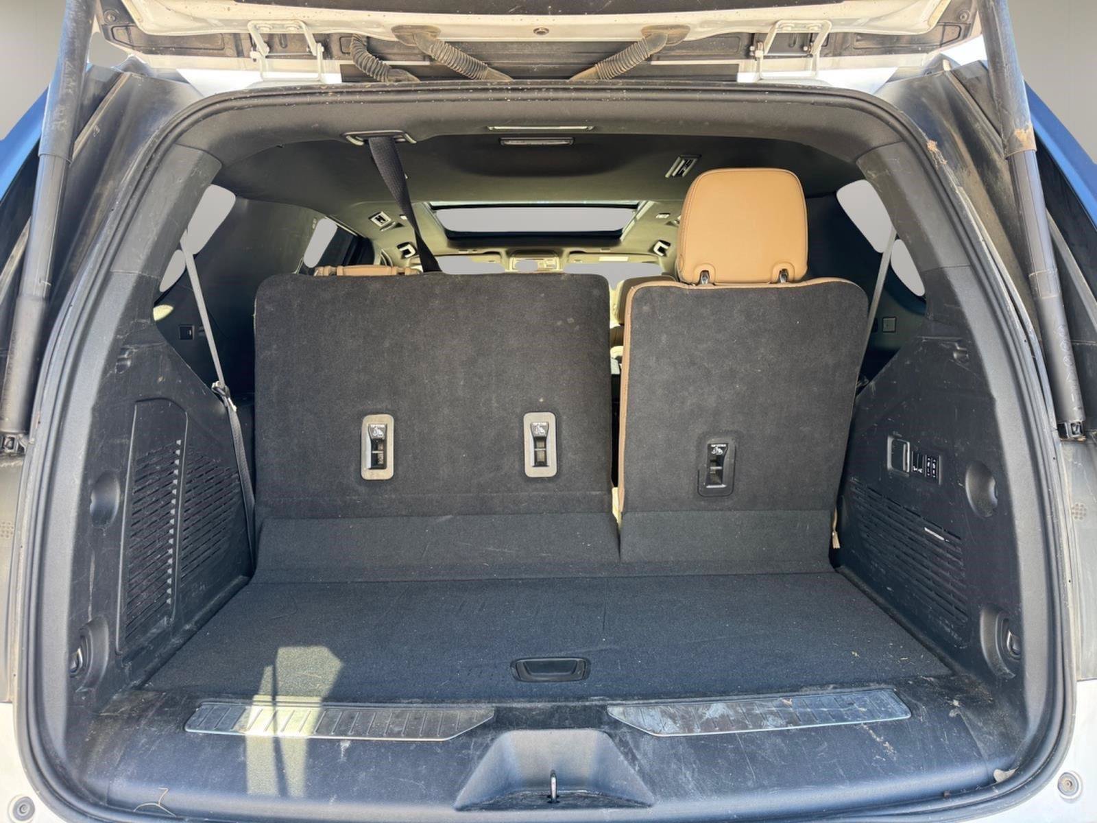 Used 2023 Chevrolet Tahoe Premier AWD/4WD image 11