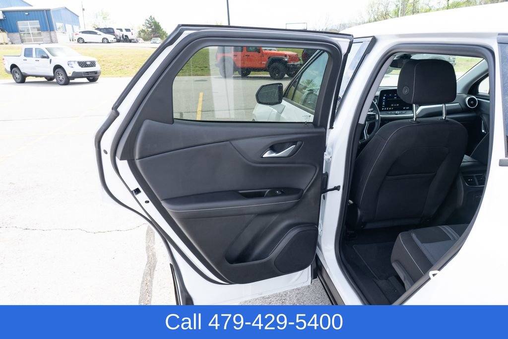 Used 2025 Chevrolet Blazer LT image 14