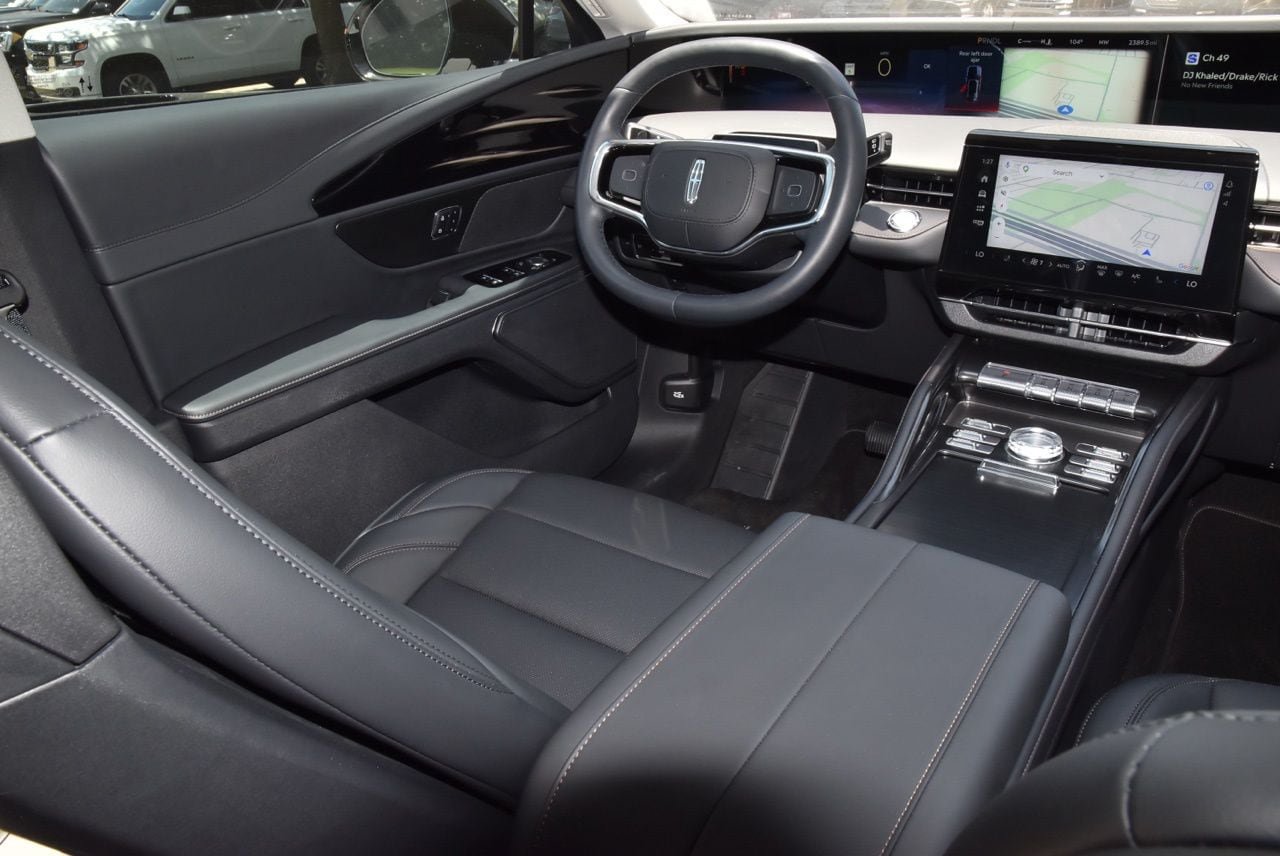 New 2026 Lincoln Nautilus Premier w/ Jet Appearance Package AWD/4WD image 15