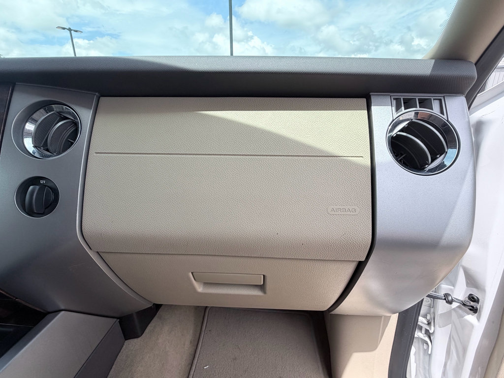 Used 2014 Ford Expedition XLT w/ Equipment Group 202A RWD image 21