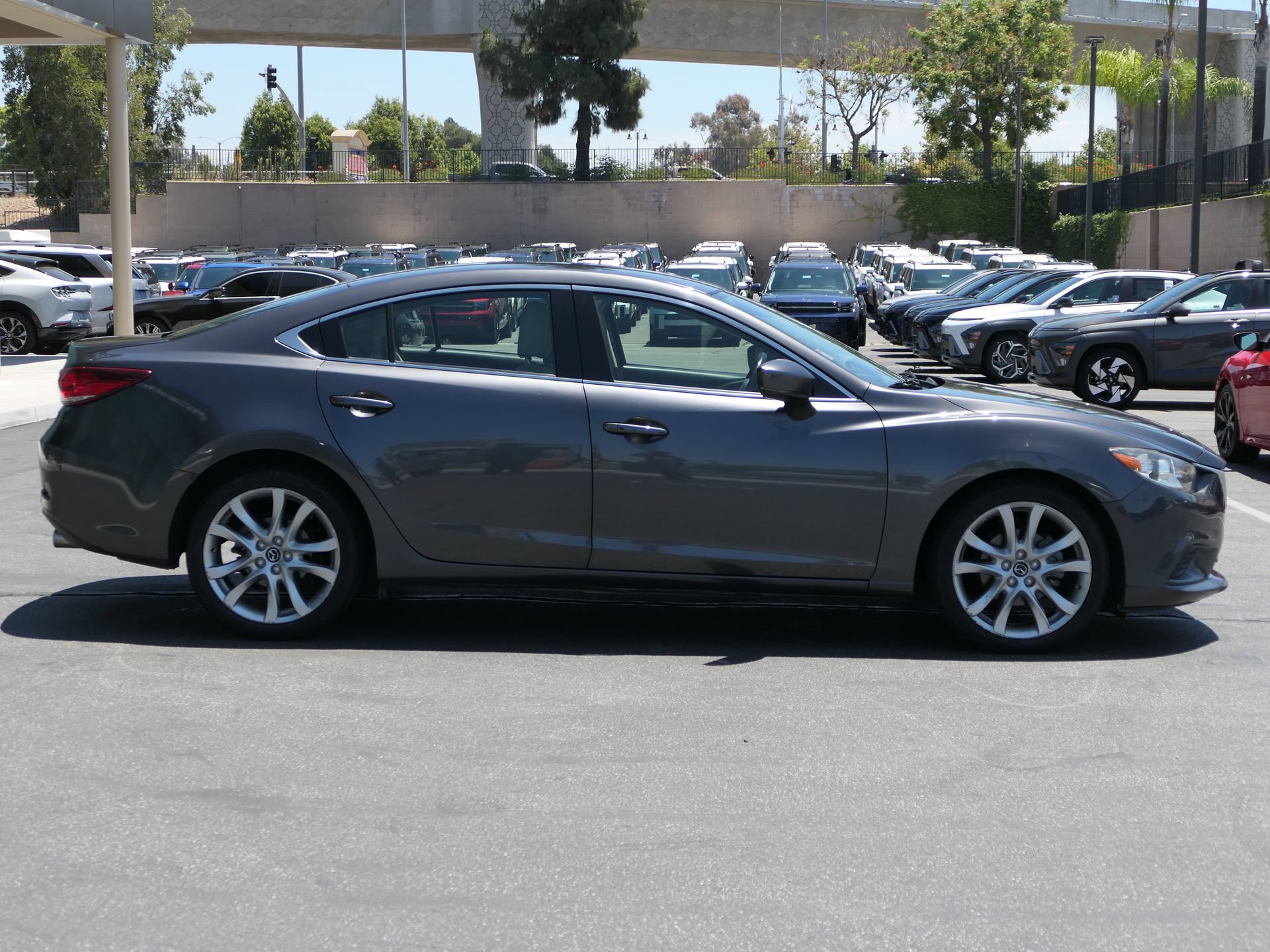 Used 2017 MAZDA MAZDA6 Touring FWD image 2