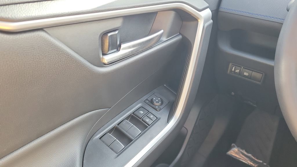 Certified 2023 Toyota RAV4 SE AWD/4WD image 19