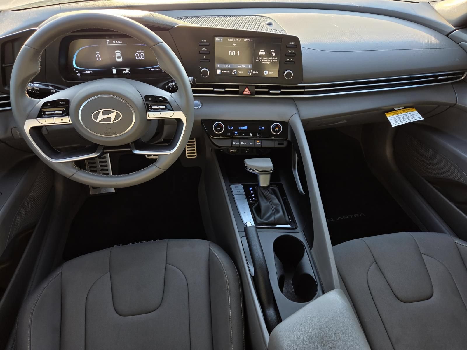 Used 2025 Hyundai Elantra Sport FWD image 11