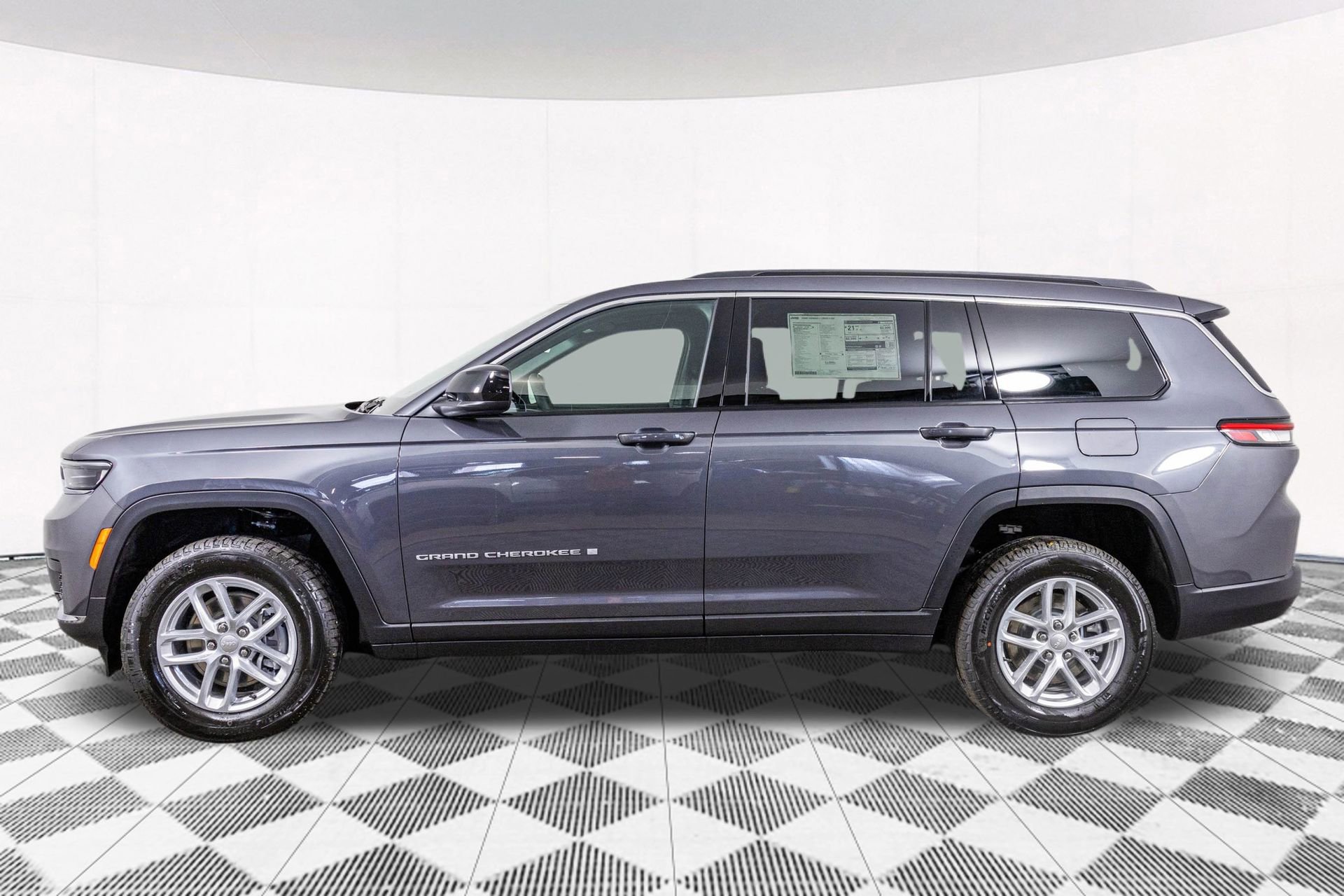 New 2025 Jeep Grand Cherokee L Laredo w/ Luxury Tech Group I image 12