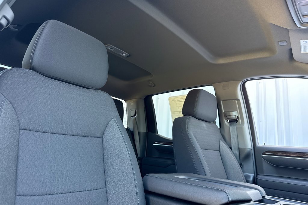 New 2026 GMC Sierra 1500 Elevation image 13