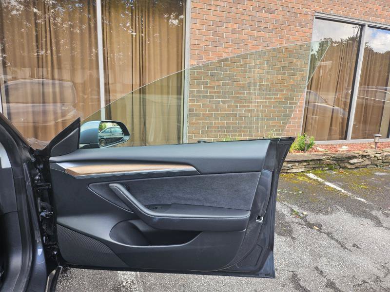 Used 2023 Tesla Model 3 Standard Range RWD image 59
