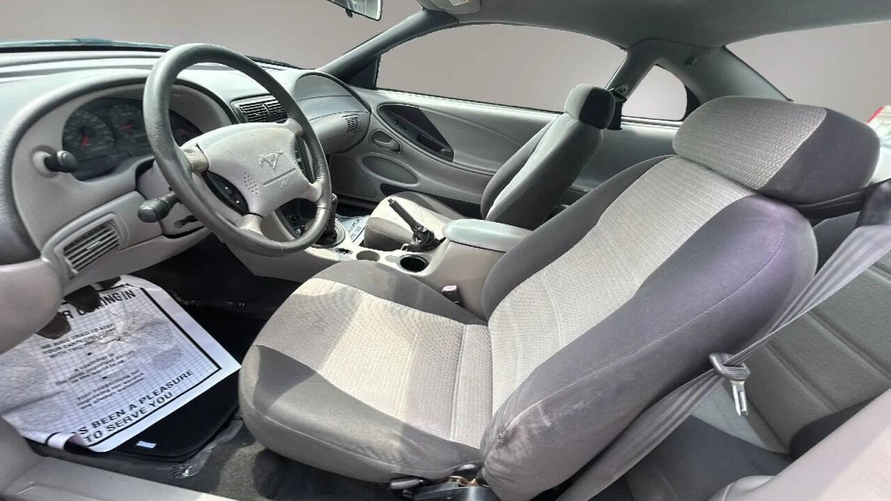 Used 2001 Ford Mustang Coupe RWD image 9