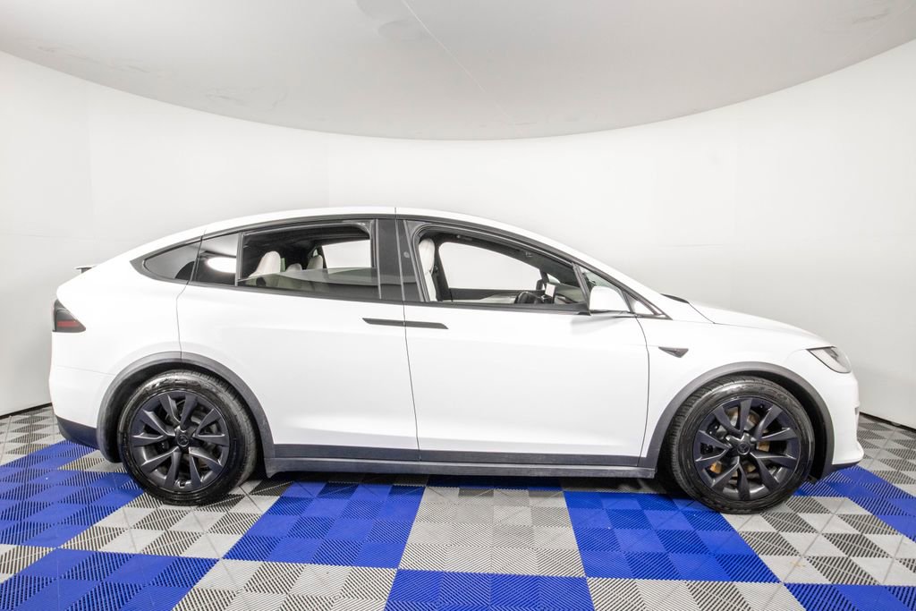 Used 2023 Tesla Model X image 4