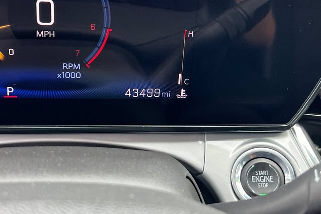 Used 2025 Chevrolet Trax LT FWD image 33