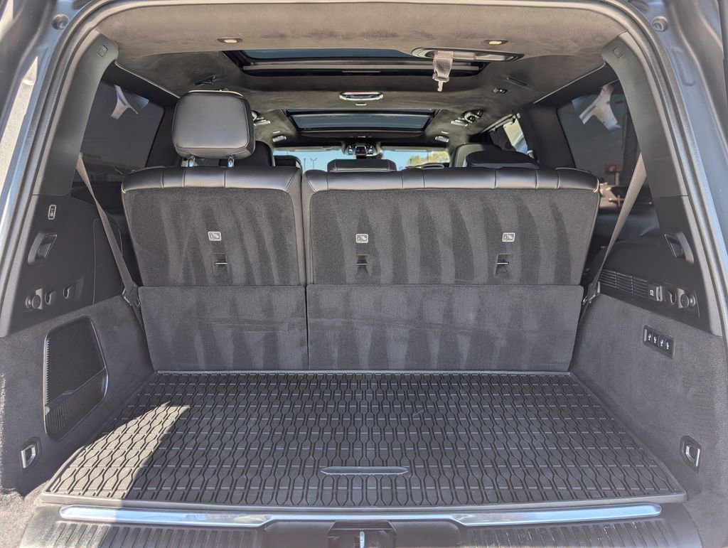 Used 2022 Jeep Grand Wagoneer Series III w/ Rear Seat Video Group 1 image 27