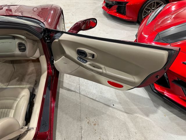 Used 2003 Chevrolet Corvette Coupe w/ Preferred Equipment Group RWD image 14