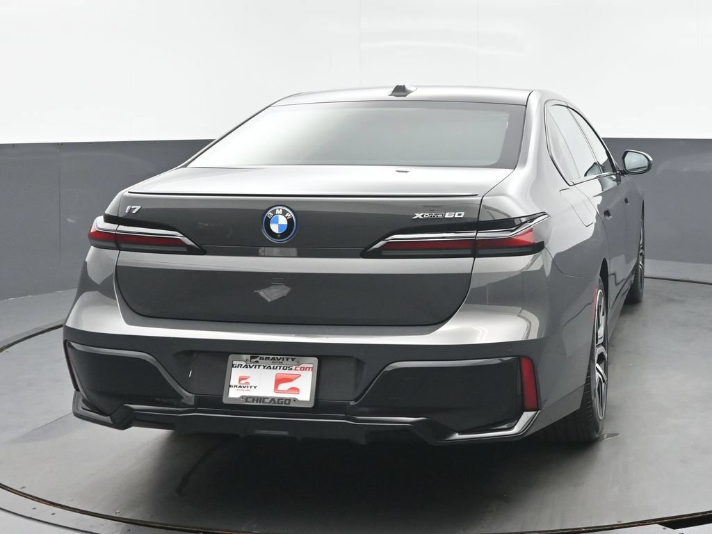 Used 2023 BMW i7 xDrive60 AWD/4WD image 4