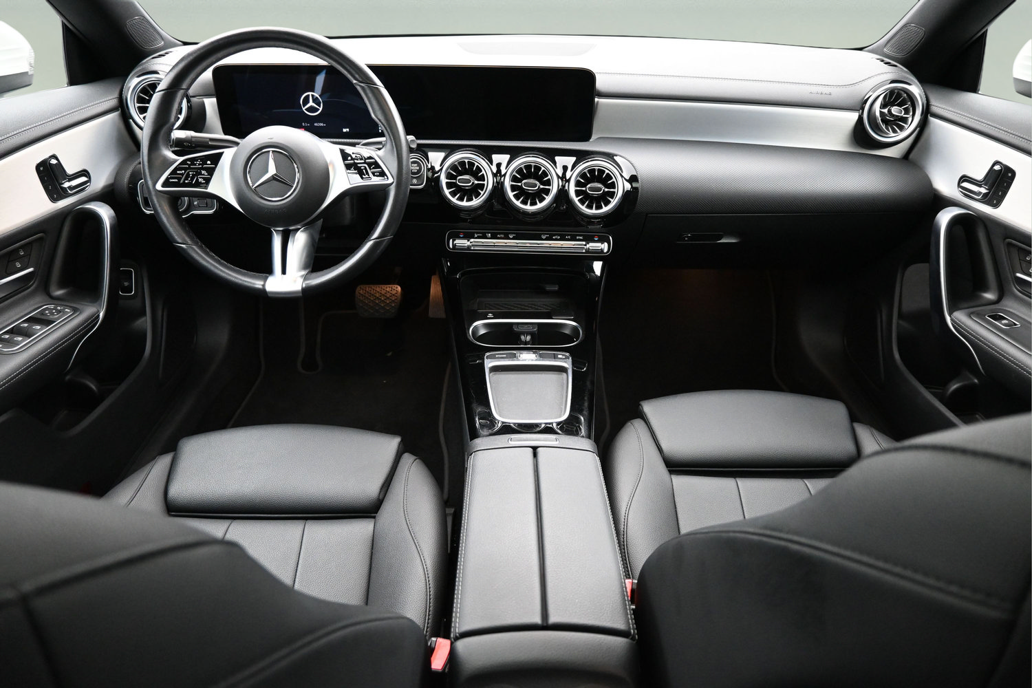 Used 2025 Mercedes-Benz CLA 250 image 11