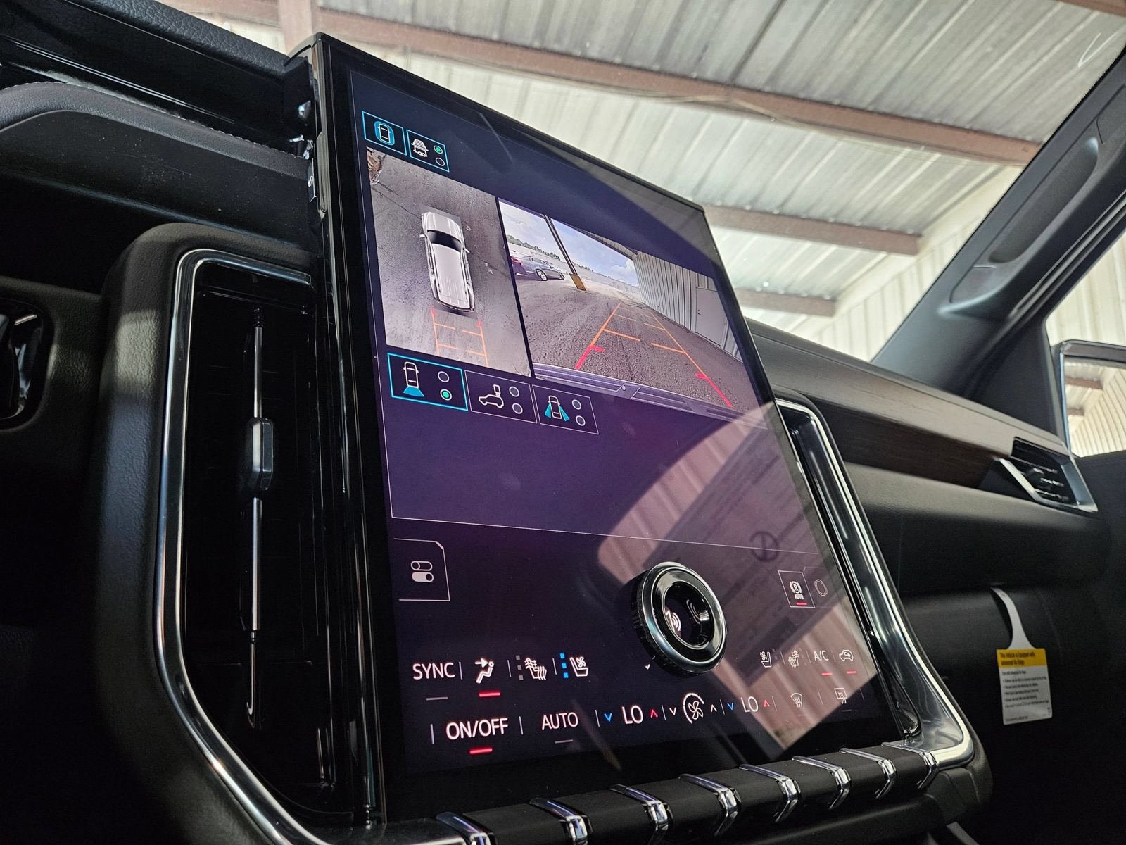 New 2026 GMC Yukon Denali AWD/4WD image 17