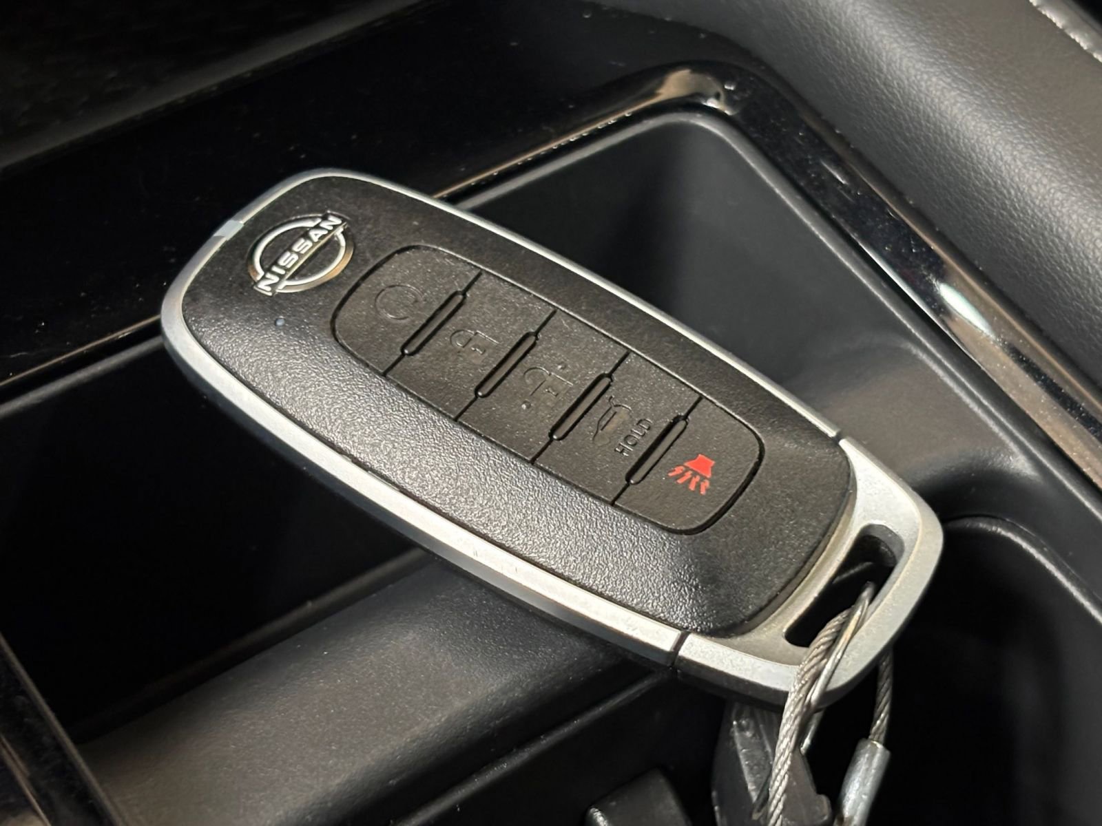 Used 2025 Nissan Pathfinder SV FWD image 21
