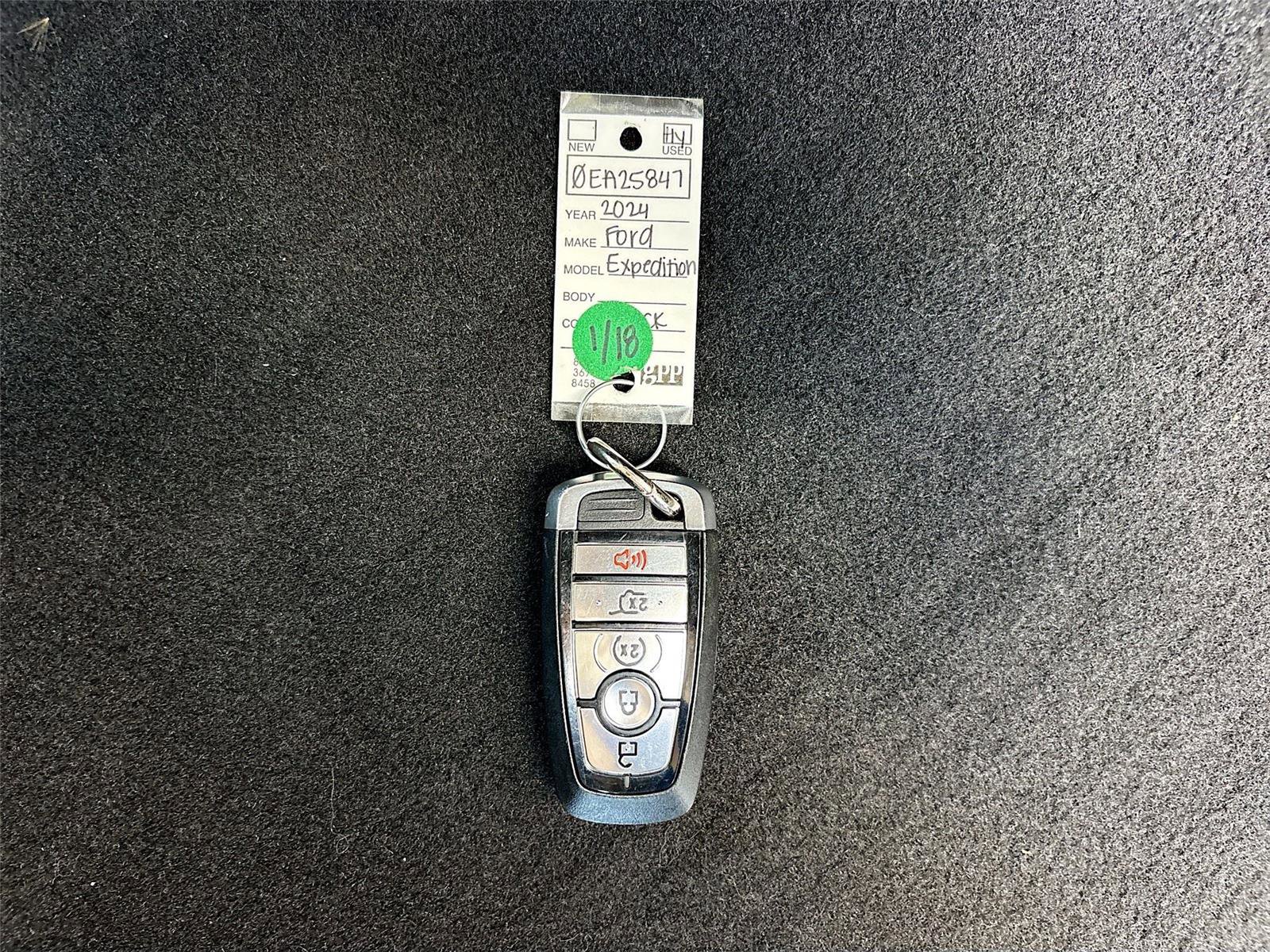 Used 2024 Ford Expedition Limited image 40