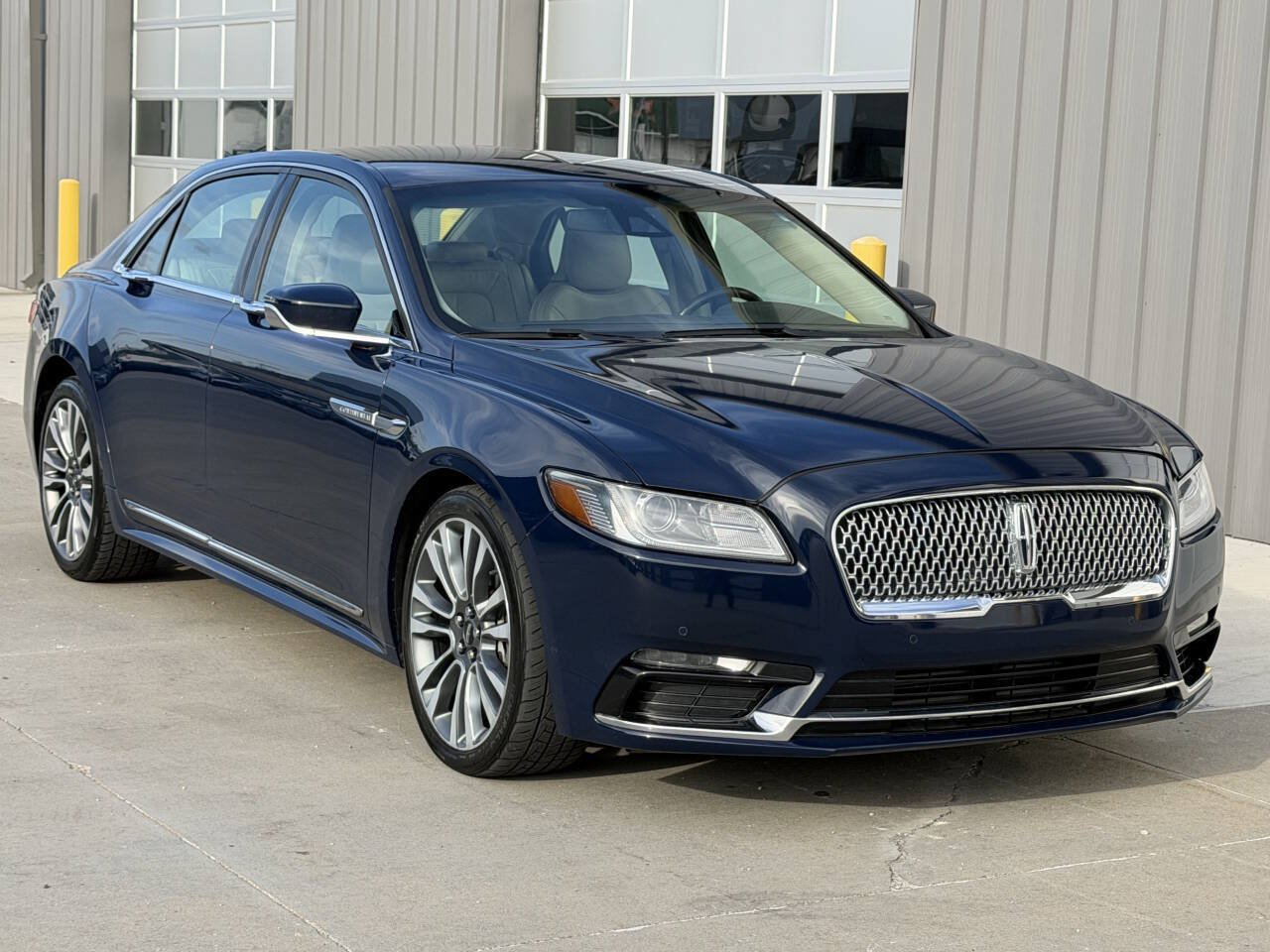 Used 2018 Lincoln Continental Reserve w/ Continental Climate Package AWD/4WD image 8