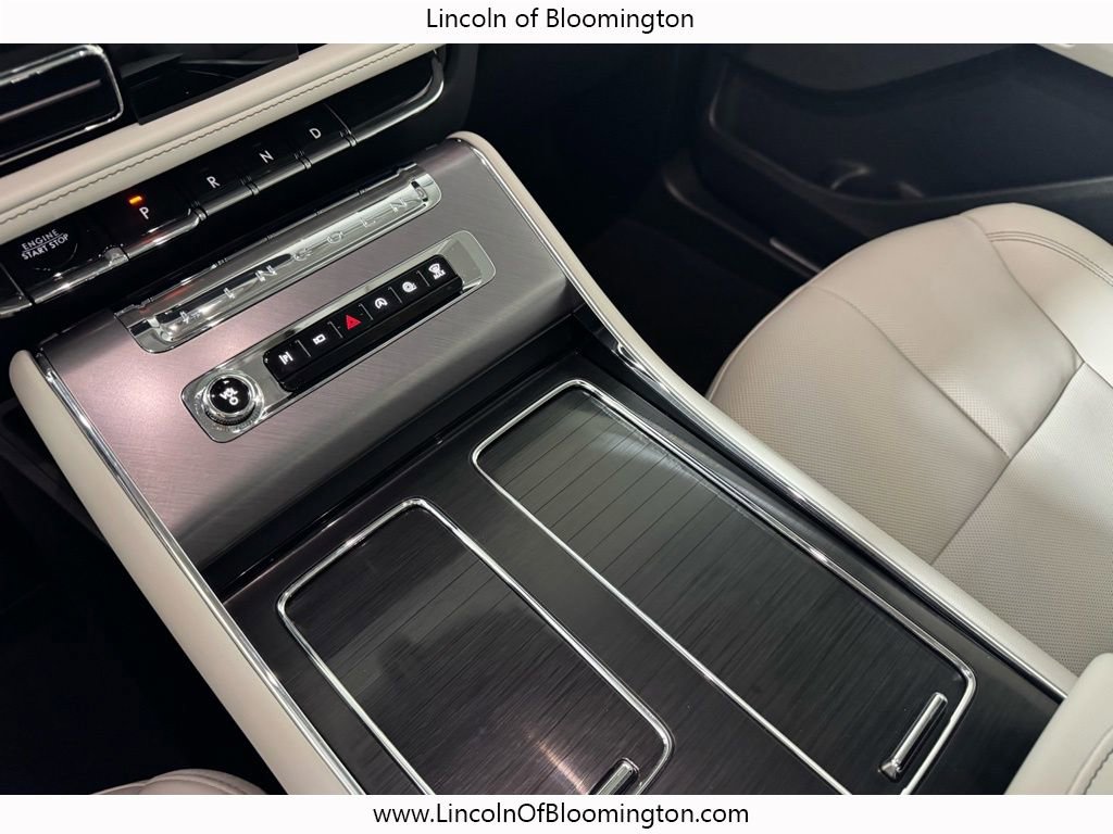Used 2025 Lincoln Aviator AWD w/ Equipment Group 101A image 32