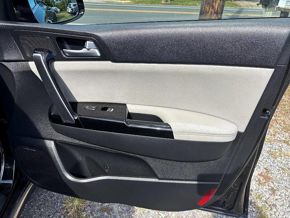 Used 2017 Kia Sportage SX image 15