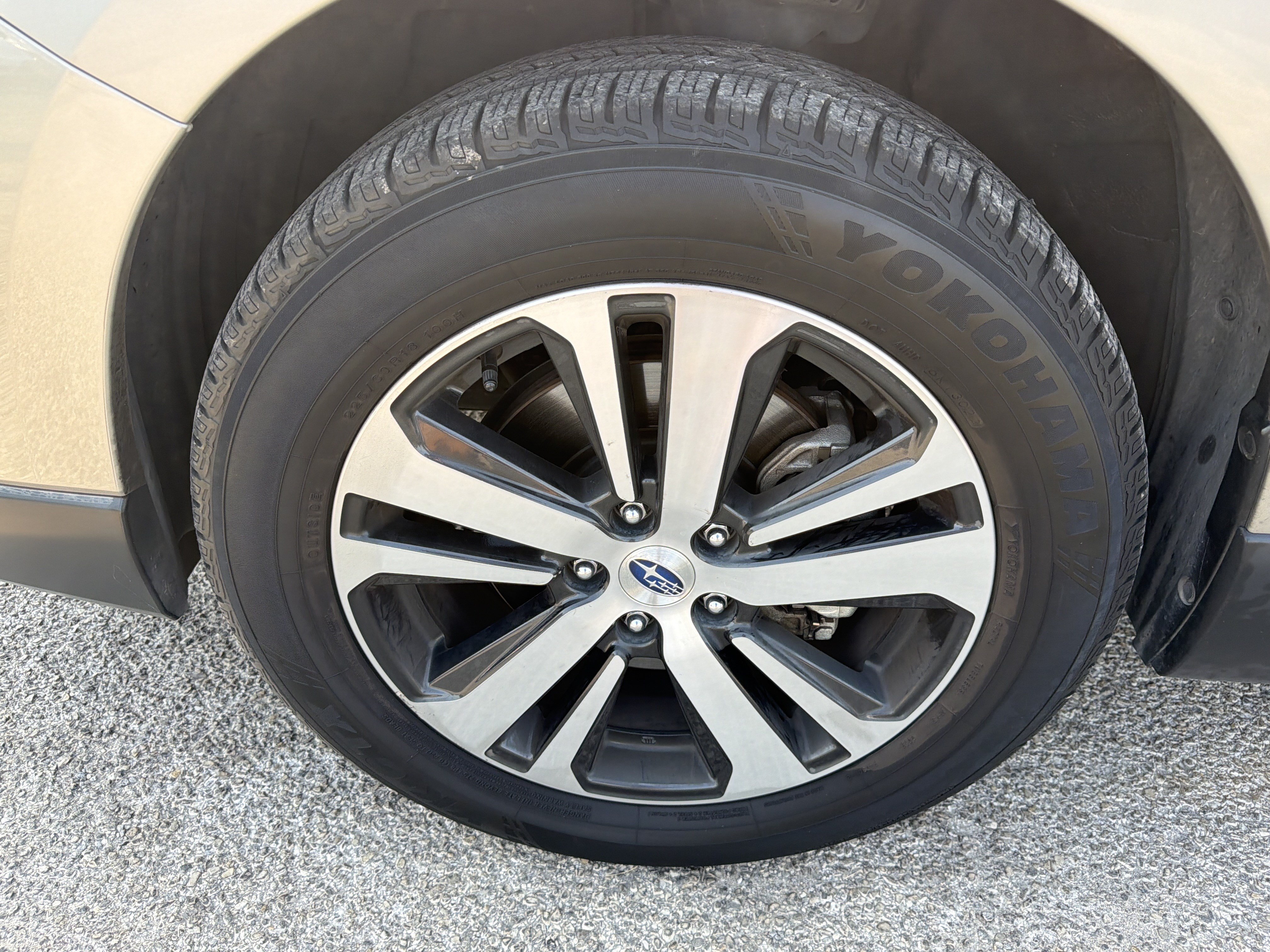Used 2019 Subaru Outback 2.5i Limited AWD/4WD image 9
