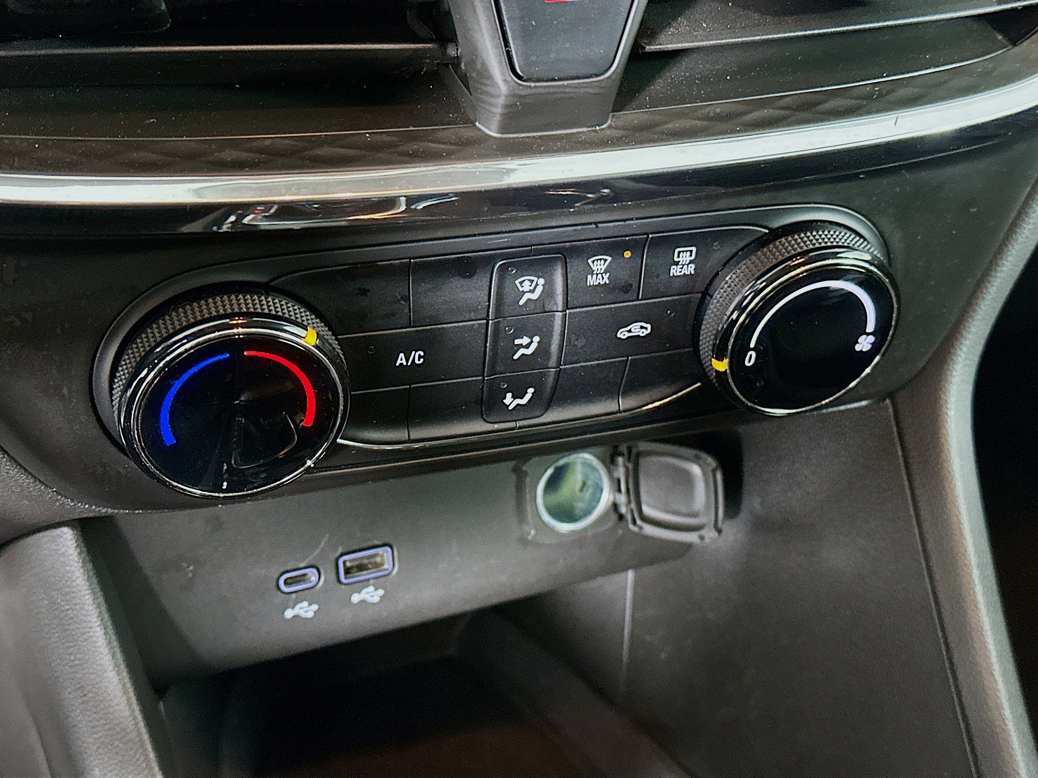 Used 2025 Buick Encore GX Preferred image 23