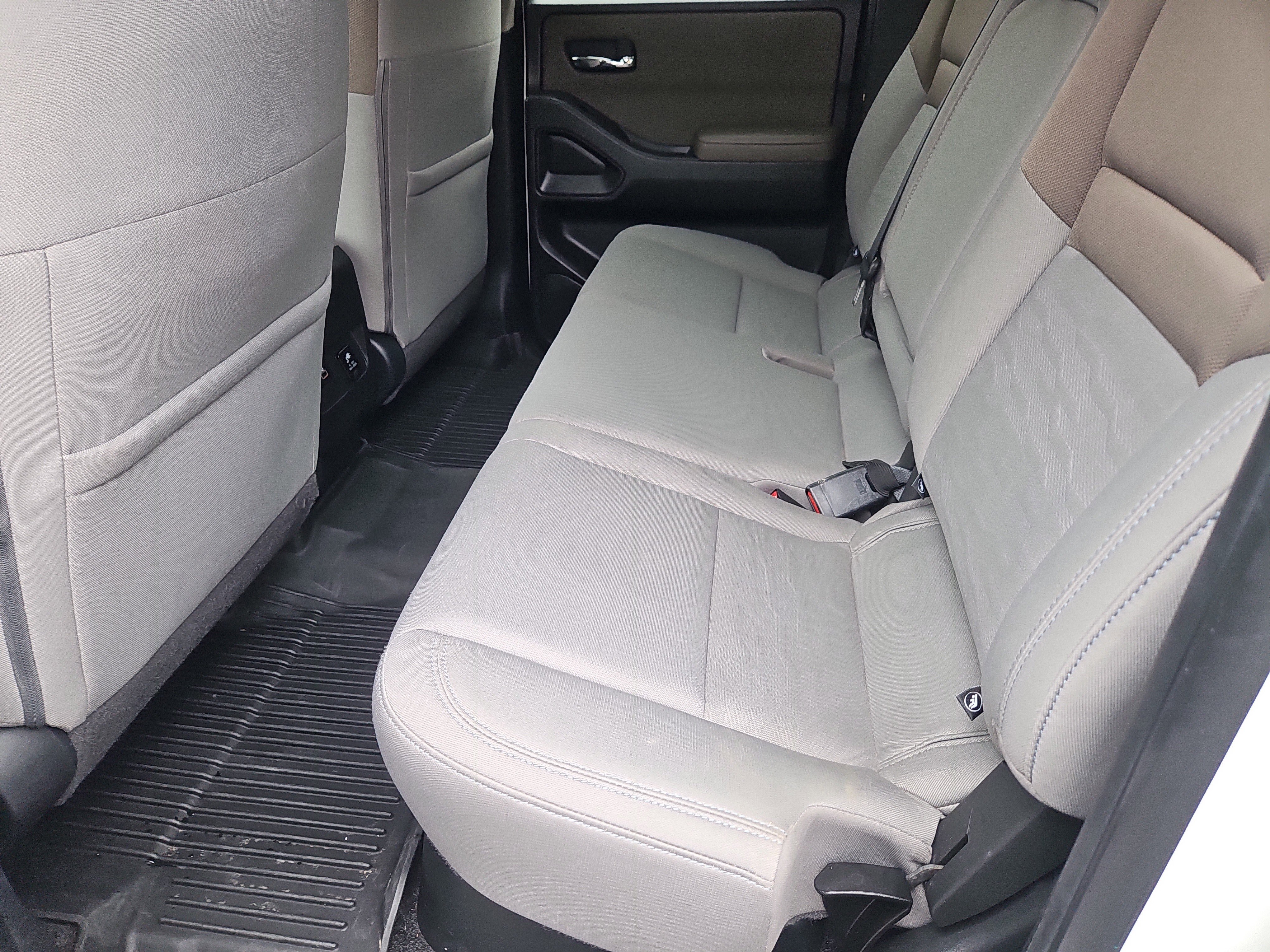 Used 2022 Nissan Frontier SV w/ Technology Package image 26