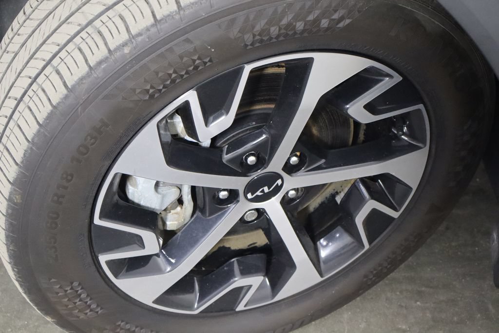 Used 2025 Kia Sportage EX FWD image 36