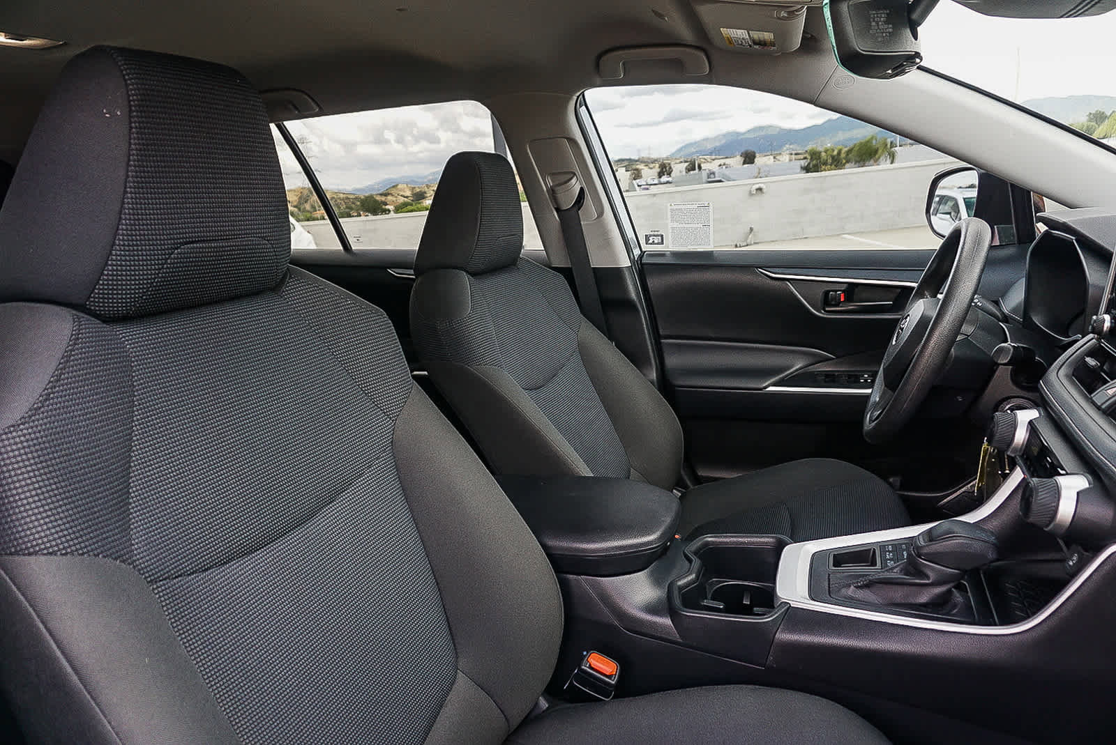 Used 2025 Toyota RAV4 LE AWD/4WD image 16