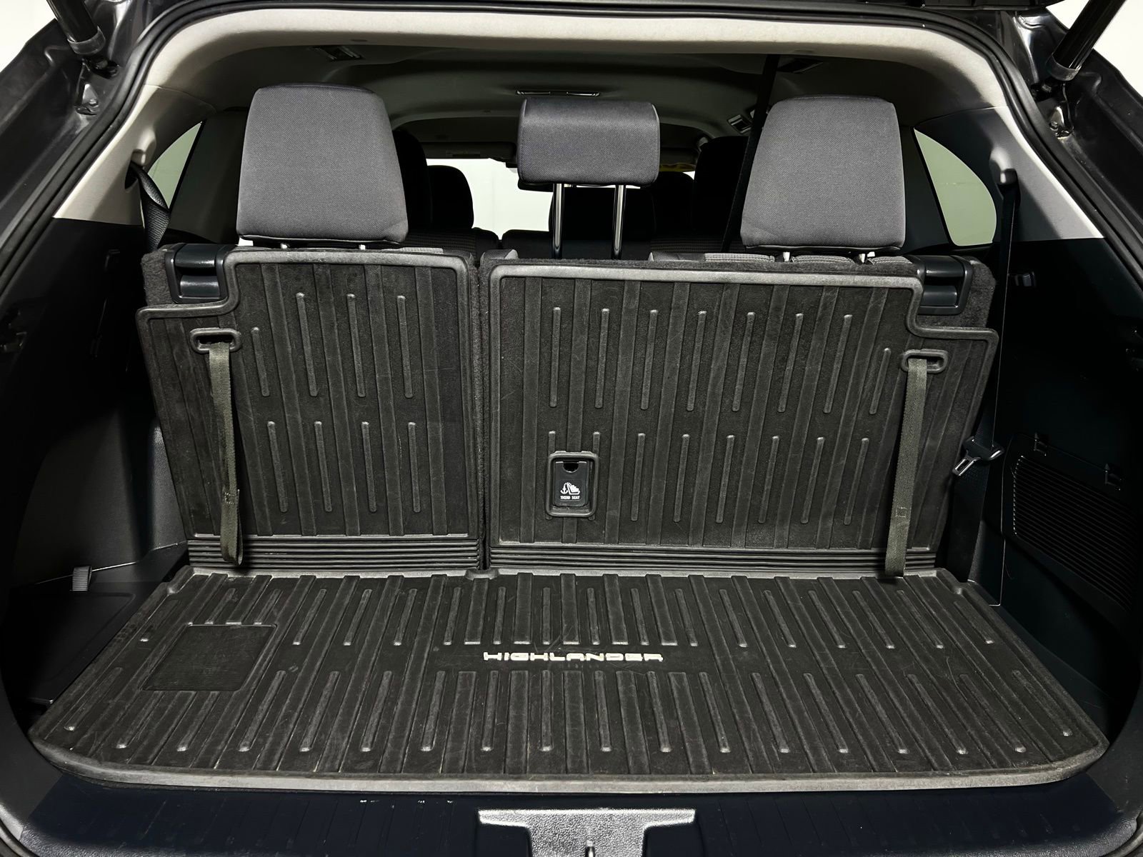 Certified 2023 Toyota Highlander LE image 25