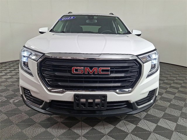 Used 2023 GMC Terrain SLE w/ Driver Convenience Package image 5