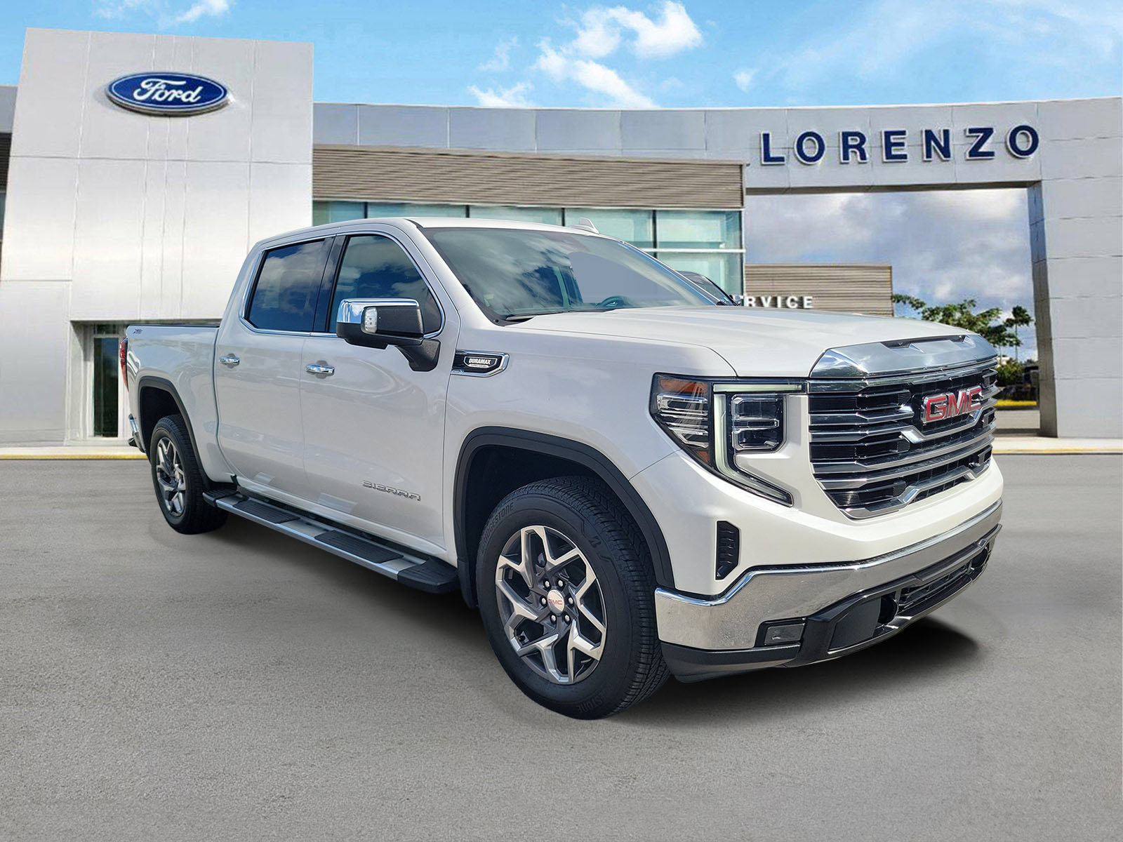 Used 2023 GMC Sierra 1500 SLT w/ SLT Premium Package AWD/4WD image 3