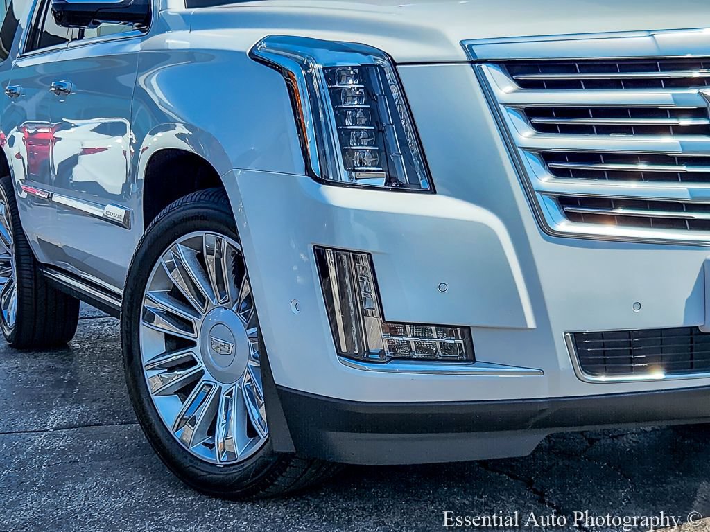 Certified 2019 Cadillac Escalade Platinum AWD/4WD image 3