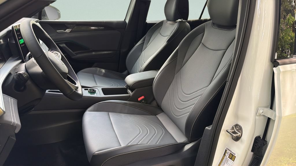 New 2026 Volkswagen Tiguan SE R-Line FWD image 27