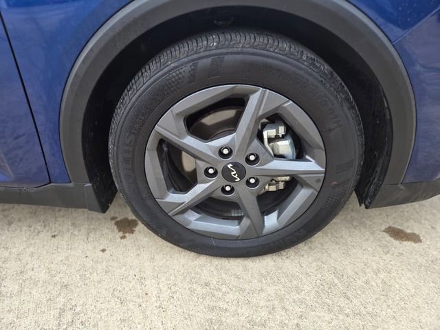 Used 2025 Kia K4 LXS image 14